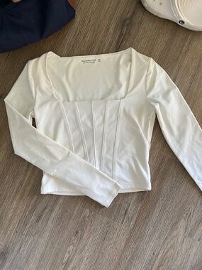 Ambercrombie & Fitch White/Cream Long Sleeve